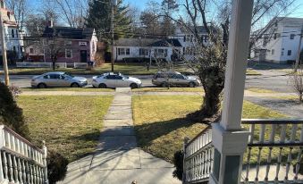 2Br Private Victorian Apartment in City Location on Half Acre Sleeps 5