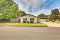 Peaceful Home Near Youngstown: Fenced Backyard! - Wifi