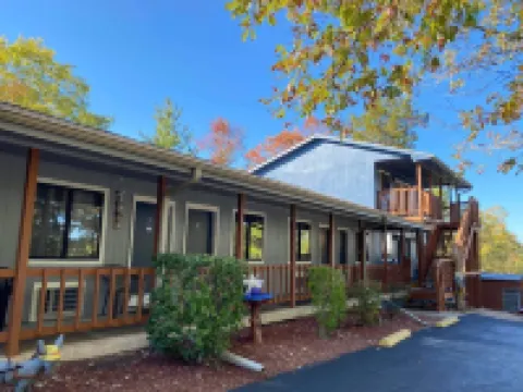 Shady Acre Inn and Suites Hotels in Stone County