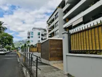 Tipanie- Apt F2 PPT w/pool, A/C, high speed Wifi and wonderful view