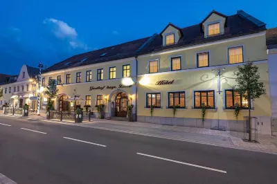 Hotel Gasthof Bayrischer Löwe Hotels in der Nähe von RSV Walchsing 1932 e.V.