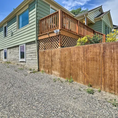 Yellowstone Country Family Home w/ View & Hot Tub