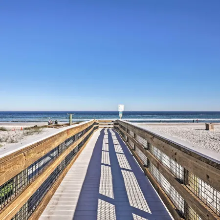 Beach Retreat in Jacksonville Pet and Family-Friendly