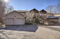 Beautiful Whittier Condo w/ Deck + Mtn Views! - Apartments