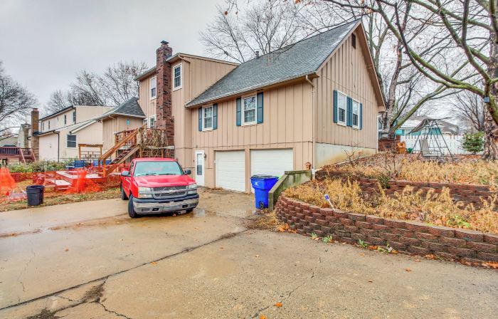 Shawnee Vacation Rental ~ 11 Mi to Kansas City!