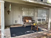 Sunrose Cottage - Fresh & Clean - King Suite + free Wifi - Pet Friendly Hotels in Cibolo