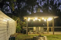 Waterfront Florida Abode w/ Deck, Grill & Fire Pit - chambre d’hôtes
