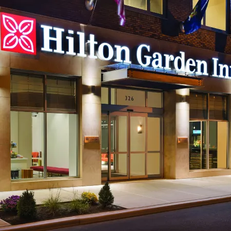 Hilton Garden Inn New York Times Square South Отели рядом с достопримечательностью «Концертный зал Terminal 5»