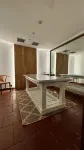การ์ดิ โรงแรมและสวีท - อ่างจากุชชี่