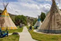 Yellowstone Tipis Hotels in Gardiner