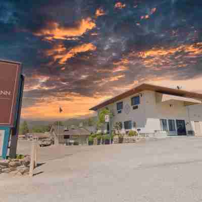 The Oakhurst Inn at Yosemite Hotel Exterior