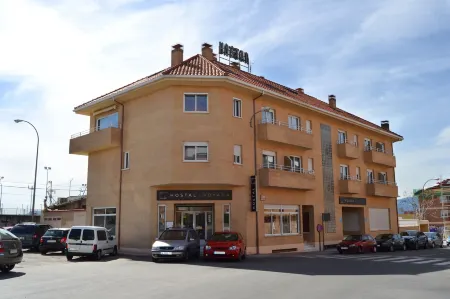 Hostal Lady Ana María Отели в г. Альпедрете