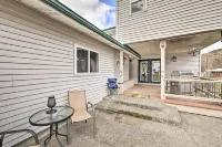Kooskia Sanctuary w/ Patio, Fire Pit & Grill! - parking