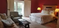 Downtown Guest Quarters Hotel