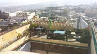 德斯里亞德萊斯公寓酒店 - 山景