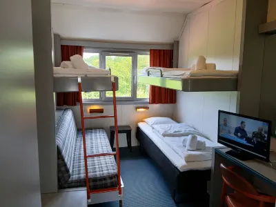 Høk Kro & Motell AS Hotels near Lavvo 4H