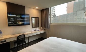 Hub Hotel Banqiao Station