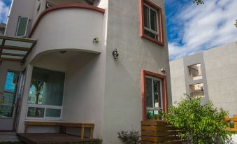 Soft Travel House