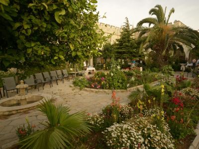Garden St. George’s Cathedral Pilgrim Guesthouse – Jerusalem Photo
