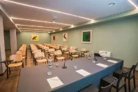 ホテル ヨーロッパ アート カゼルタ