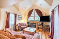 Hruza Hideout by Avantstay Walkable Location + Free Ski Shuttle, Mountain View