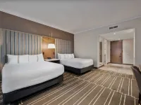 Sutton Place Hotel Toronto Hotels near Second City Toronto