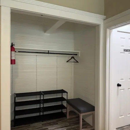 Sequoia Escape 3BR Home w/ King Bed & In-Unit Laundry