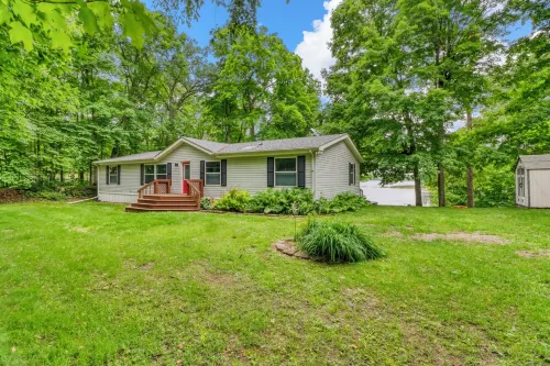 Cabin on Pearl Lake minutes from DL
