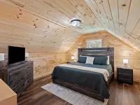 Cliff Haven at Red River Gorge 2-Bedroom Cabin with WiFi, AC, Fire Pit, Hot Tub Hotels in Wolfe County
