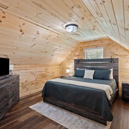 Cliff Haven at Red River Gorge 2-Bedroom Cabin with WiFi, AC, Fire Pit, Hot Tub