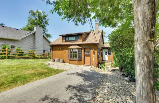 湖濱福克斯湖度假租賃配有火坑！