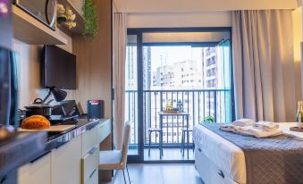 Estúdios com AC e Varanda na Bela Vista