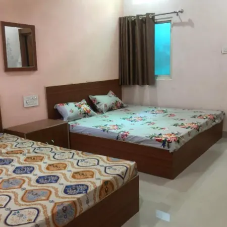 Hotel Saraswati Atithi Bhawan Vrindavan