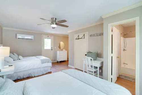 'lakeside Haven' w/ Deck & Views in Jefferson!