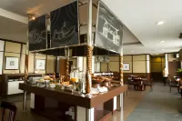 Amarelo Hotel Solo - breakfast