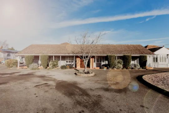 Crown Lodge Hotel Hôtels à : 