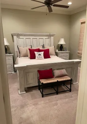 River view and short walk to UA campus