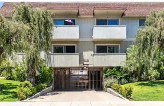 Prime location in Coronado — everything within a 5 min walk!