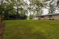 4 Br Sleeps 10 Near Uga & Downtown Hotels near Willowood Square
