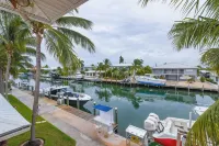 Waterfront Key Colony Beach, Pet-Friendly, Pool, Hot Tub, Deepwater 150 ft Dock