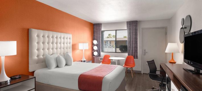 Howard Johnson by Wyndham Modesto Ceres Hotels in Stanislaus County