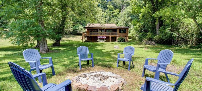 Dock & Hot Tub: Tennessee River Cabin Getaway Ξενοδοχεία στην πόλη Marion County