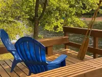 Charming 4-bedroom chalet with lake access in enchanting Innsbrook.