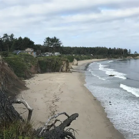 Oceanfront Home, Lighthouse, Beach Access, Spectacular Sunsets, Newly Remodeled