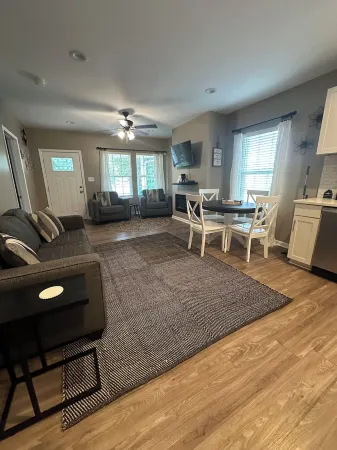 Cozy, Quiet & Private 3 BR Home! 15 Min to CLT Airport!