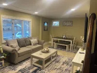 Charming 2 -bedroom cottage farmhouse  with WiFi and AC in Old Forge