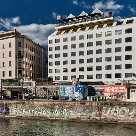 Radisson Red Vienna Отели рядом с достопримечательностью «Площадь Фрайунг»