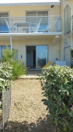 T1BIS sleeps 4 DIRECT PLAGE DE Bonne Source