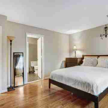 Walk to Metro-Near Washington DC-Amazon HQ-DCA Airport-Pentagon-Crystal City Rooms