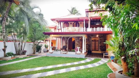 House, From 20 €, 8 per + 2.5Bathrooms. + 1.5km on the beach, Entire home rental